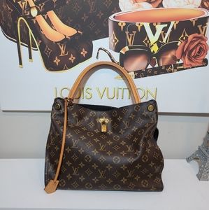 Louis Vuitton Gaia Noir